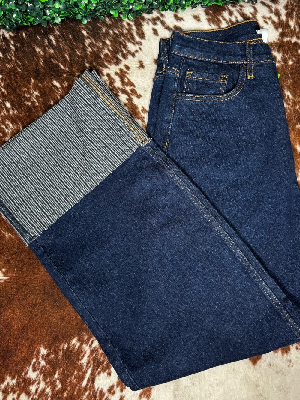Women's Straight Leg Jeans in Dark Blue - Classic Everyday Style